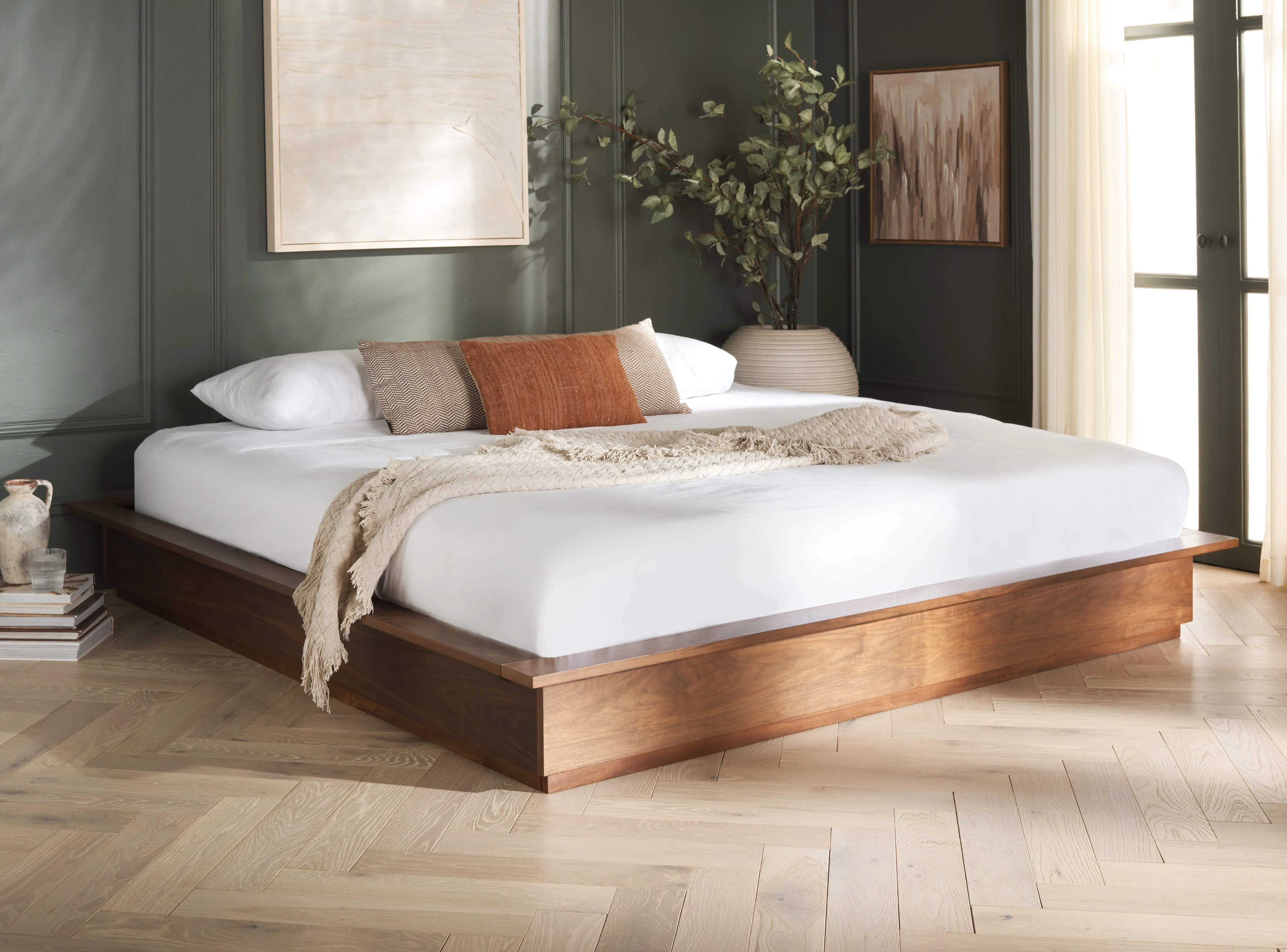 Celesia Wood King Bed Frame - Image 10