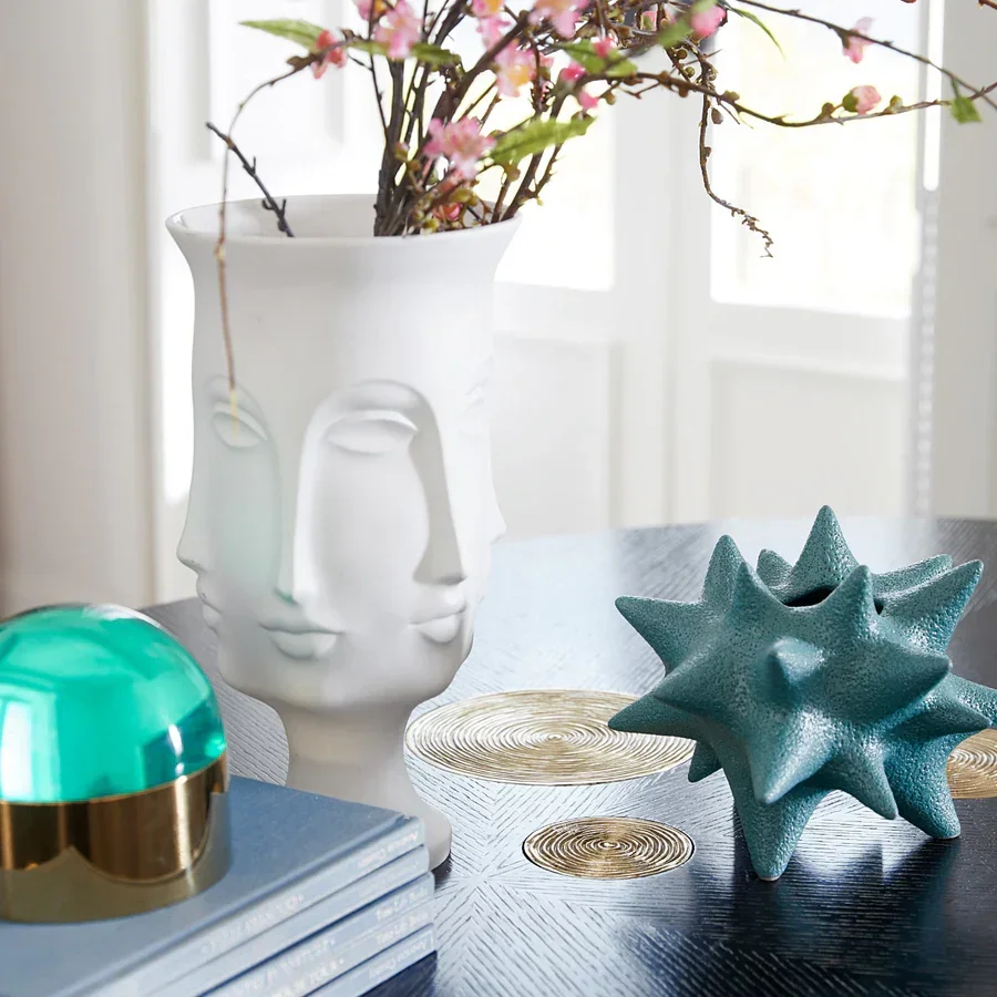 Dora Maar Urn - Image 2