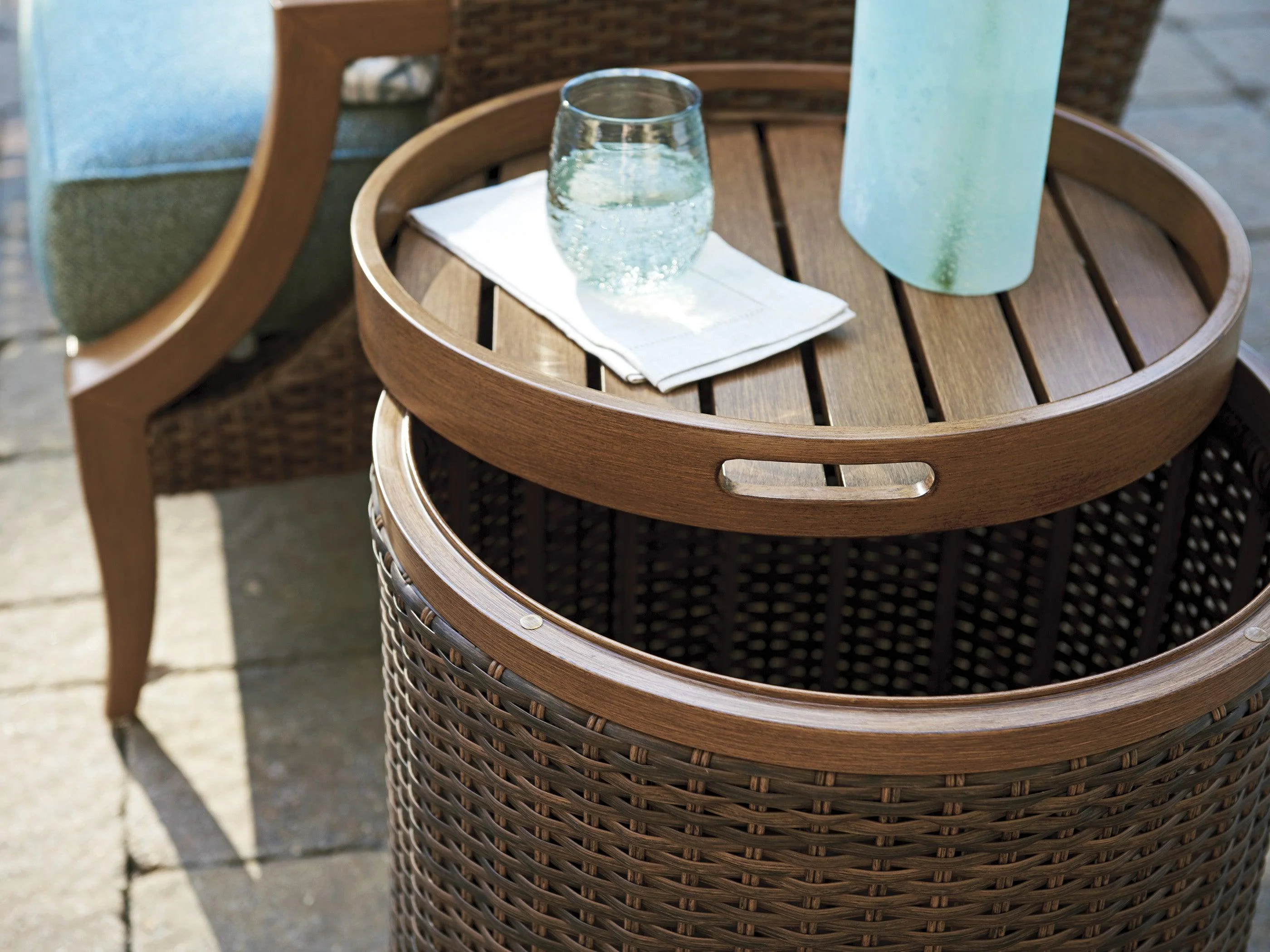 Harbor Isle Round Accent Table - Image 4