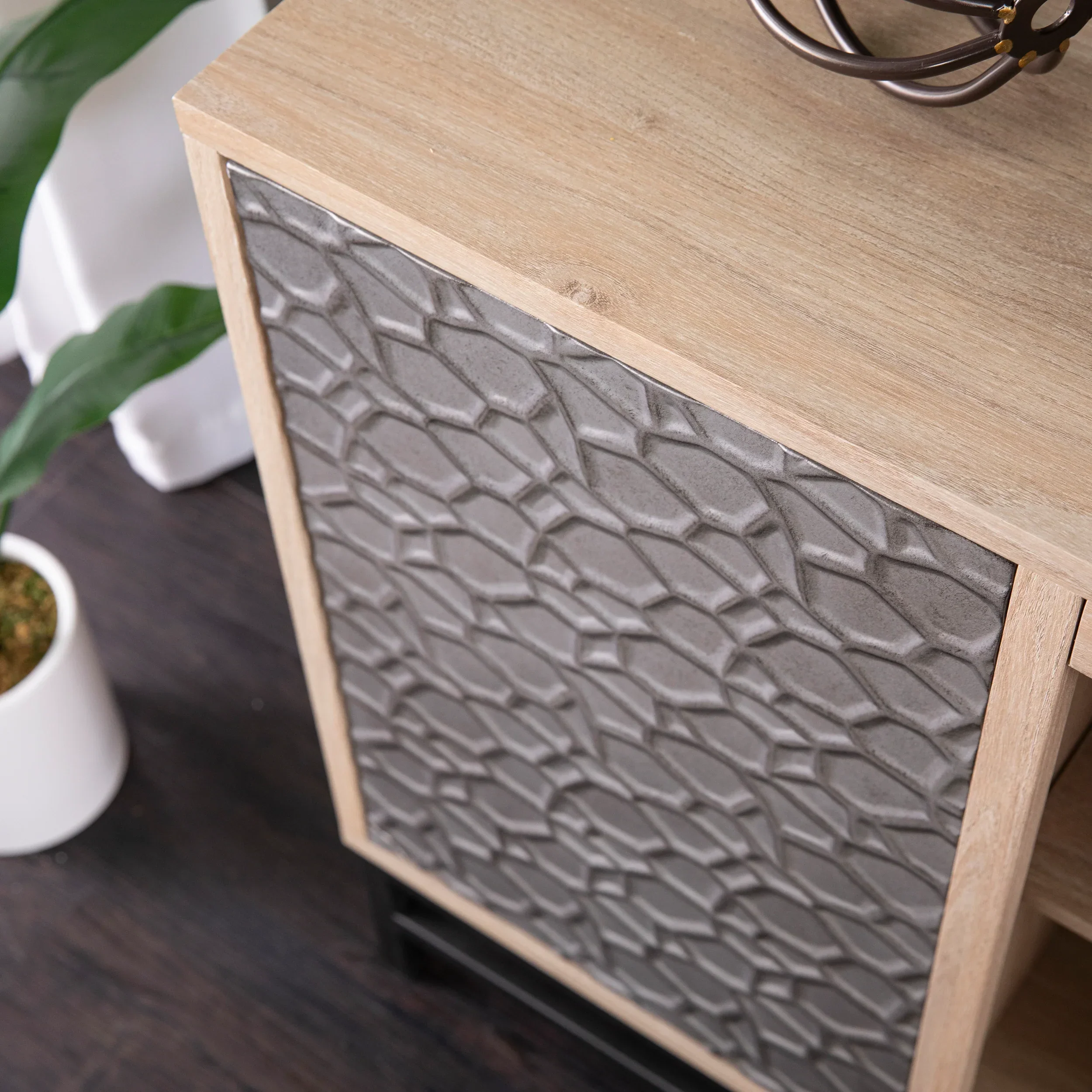 Hollesborne Media Console w/ Storage - Image 6