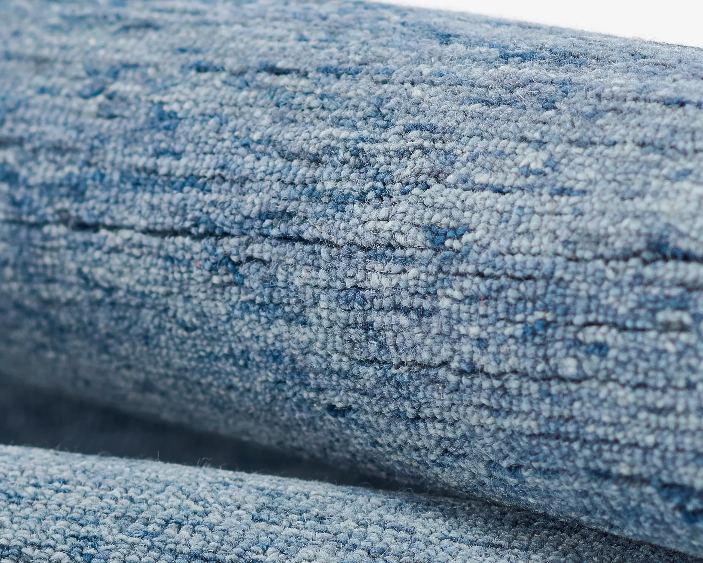 James 1 Rug - Image 13