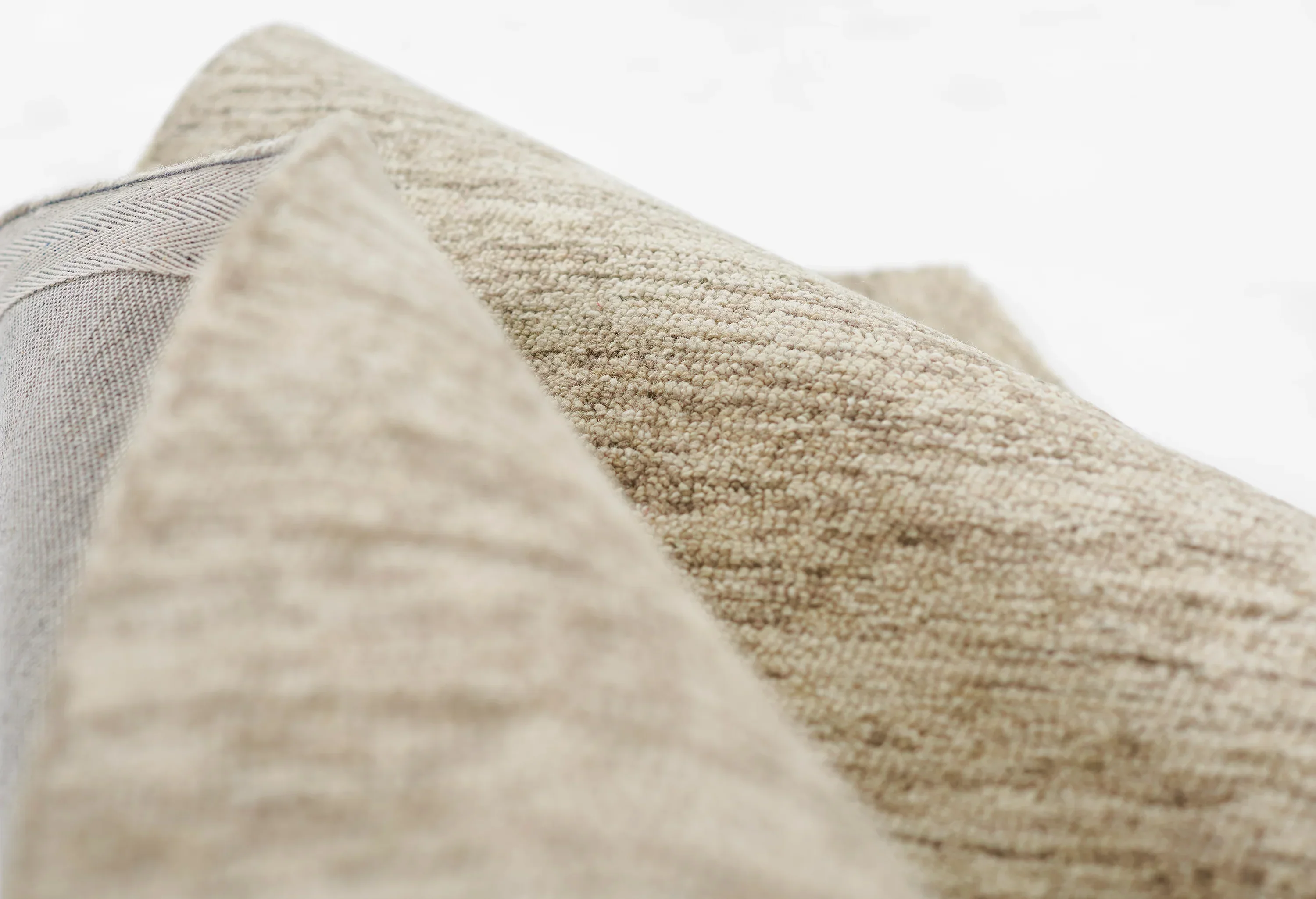 James 1 Rug - Image 45
