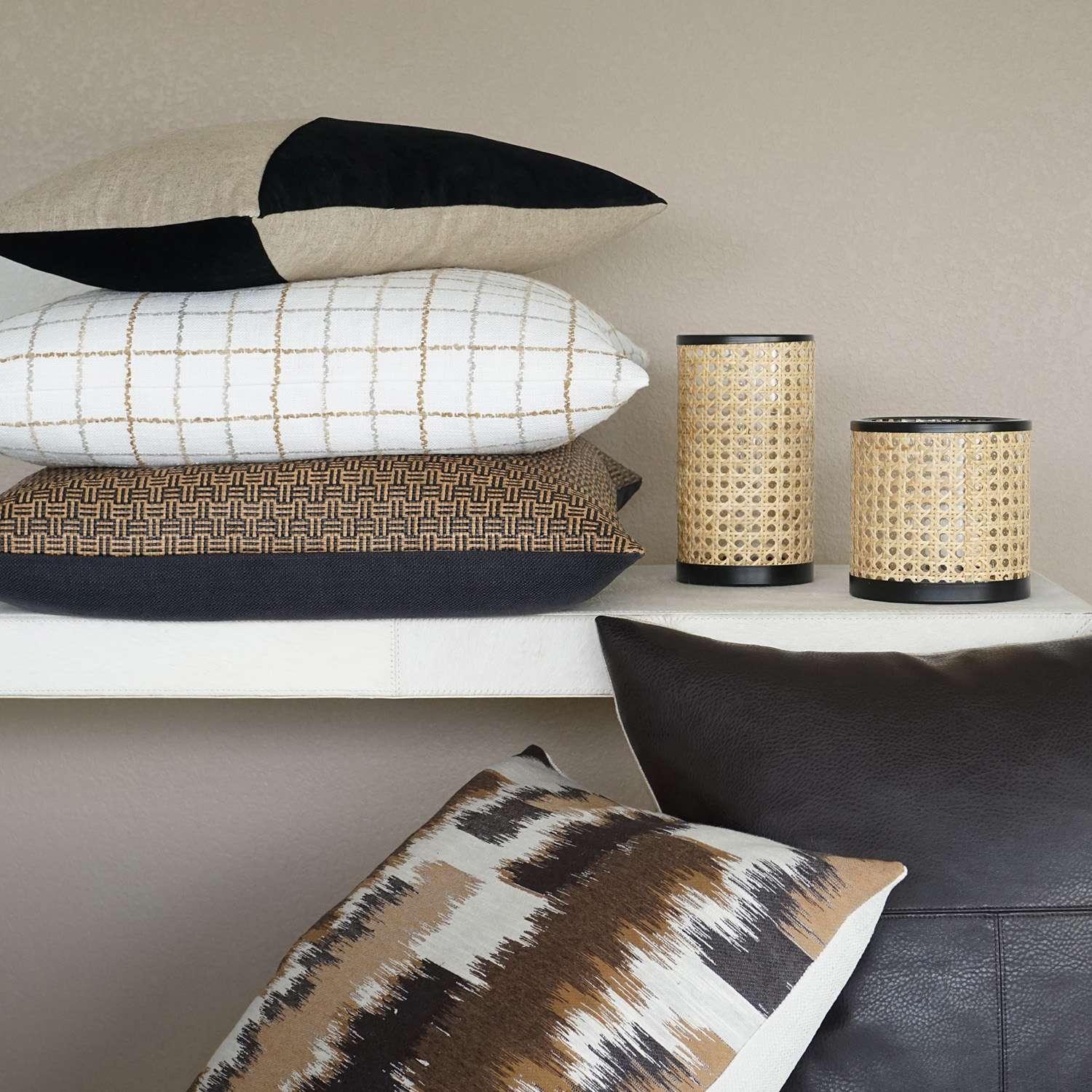 Jefferson Lumbar Pillow - Image 10