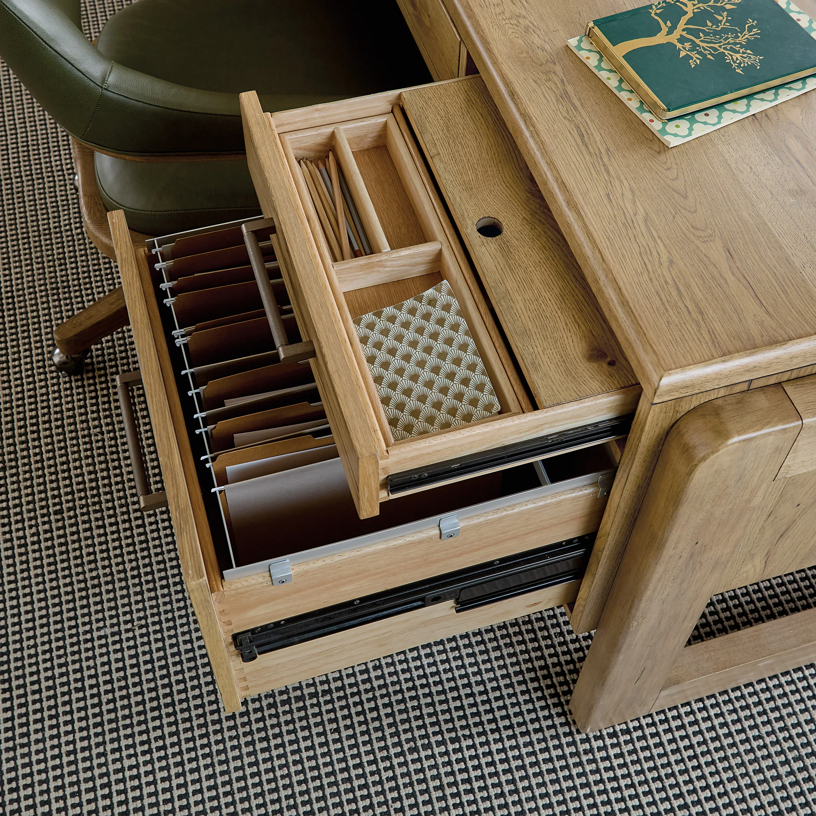 Kalamazoo Executive Desk - Image 7