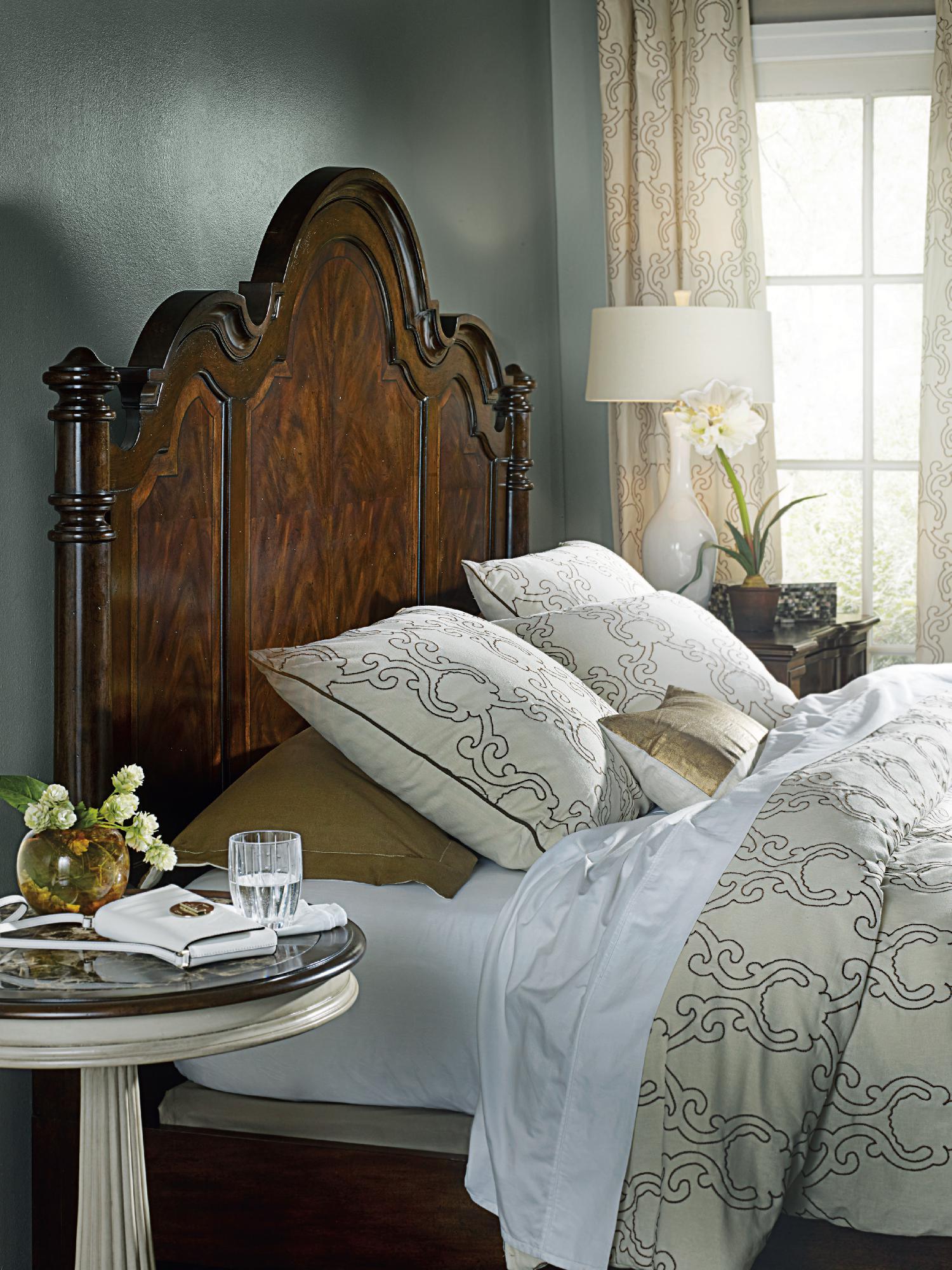 Leesburg Poster Bed - Image 4