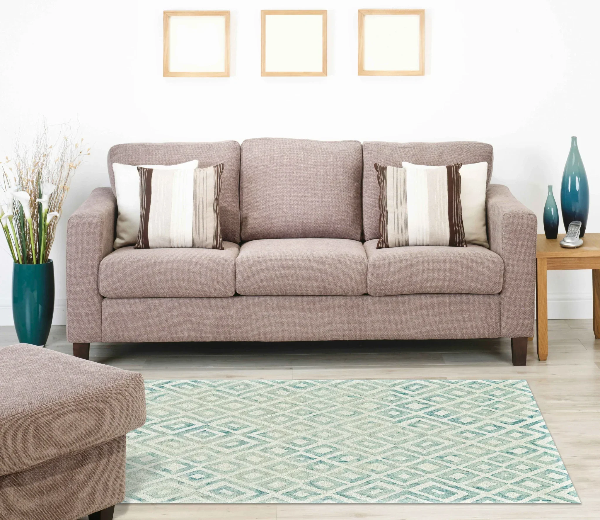 Lorrain Modern Diamond - Image 2