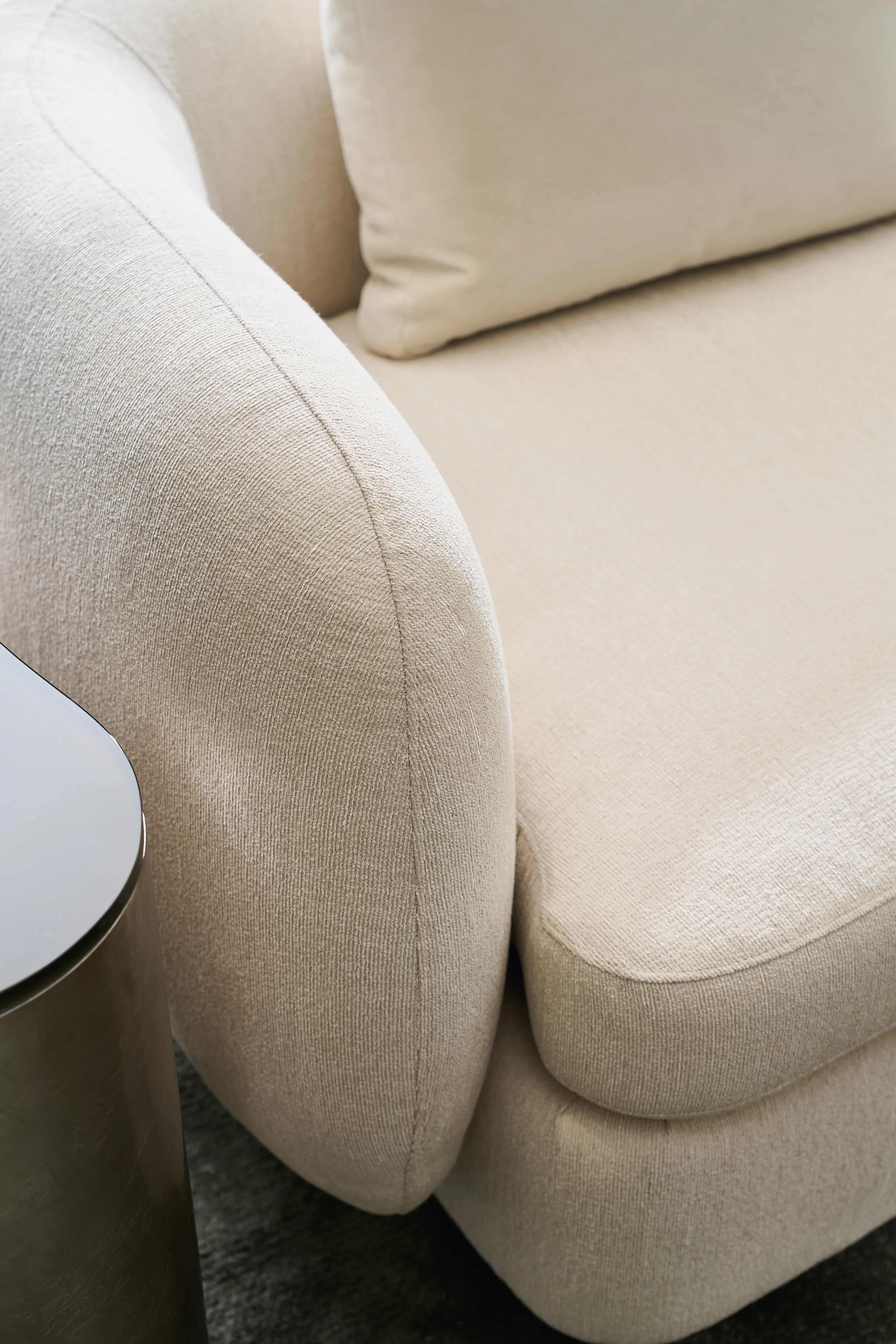 Lumi LAF Loveseat - Image 4