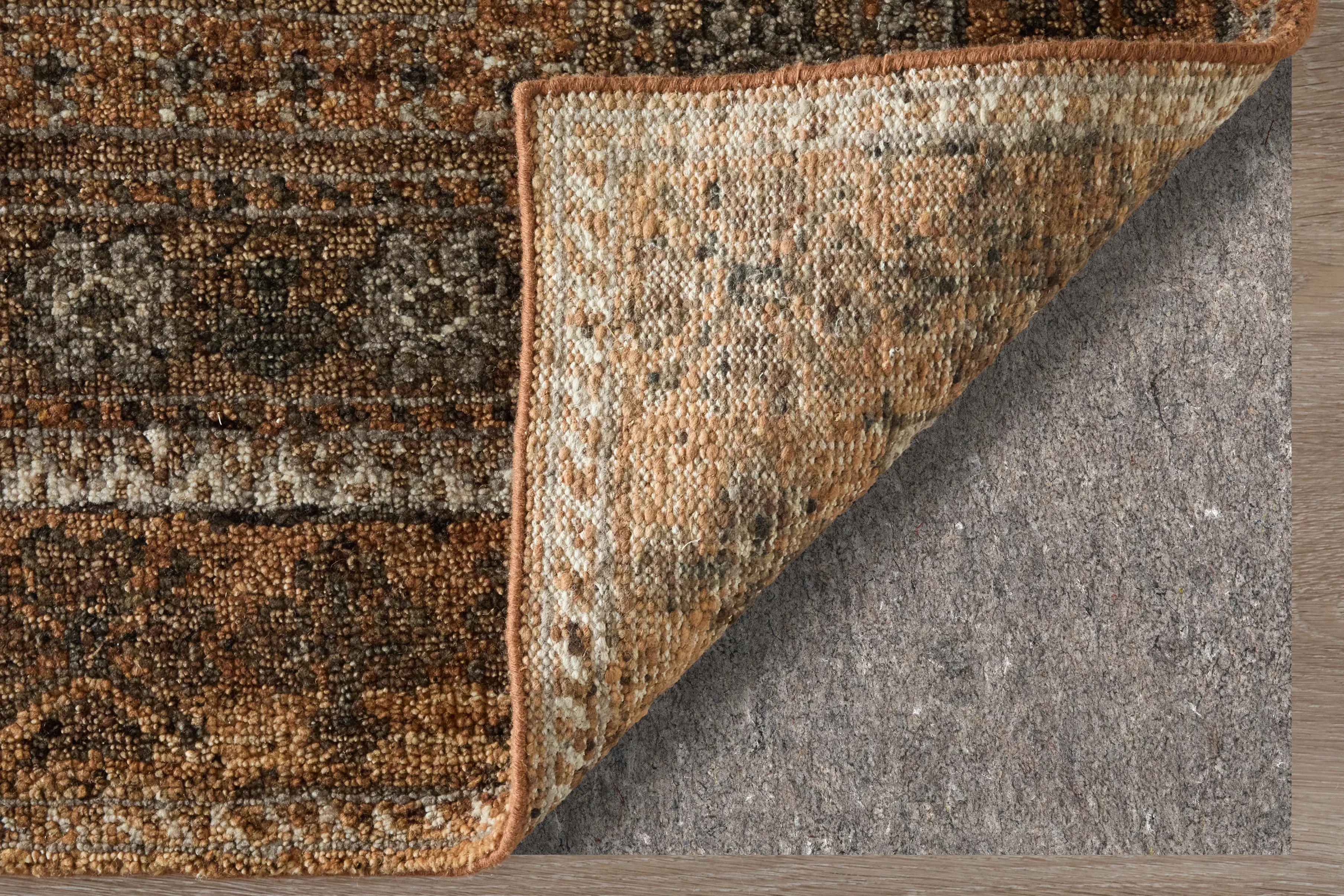 Lynwood Traditional Medallion - Image 4