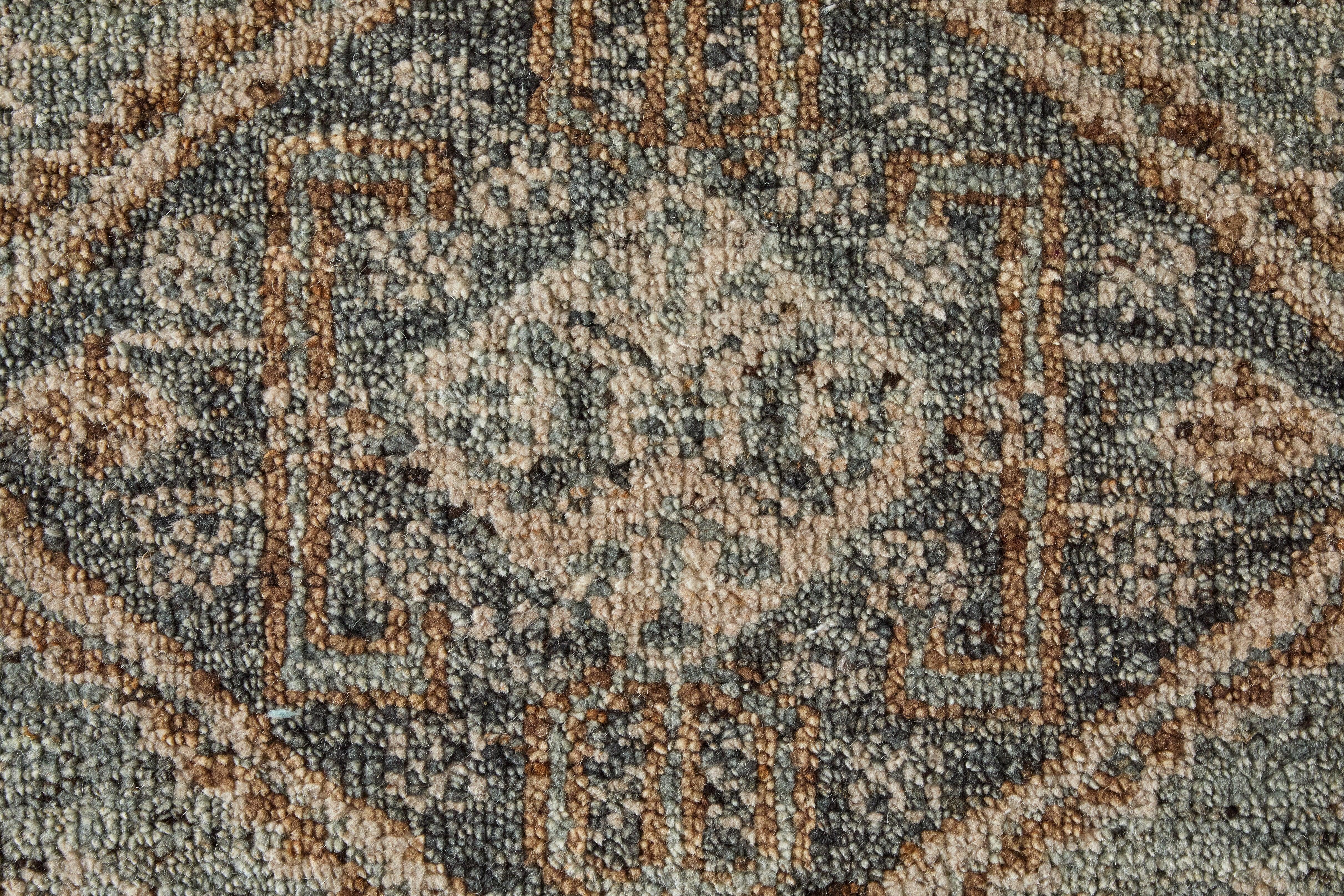 Lynwood Traditional Medallion - Image 6