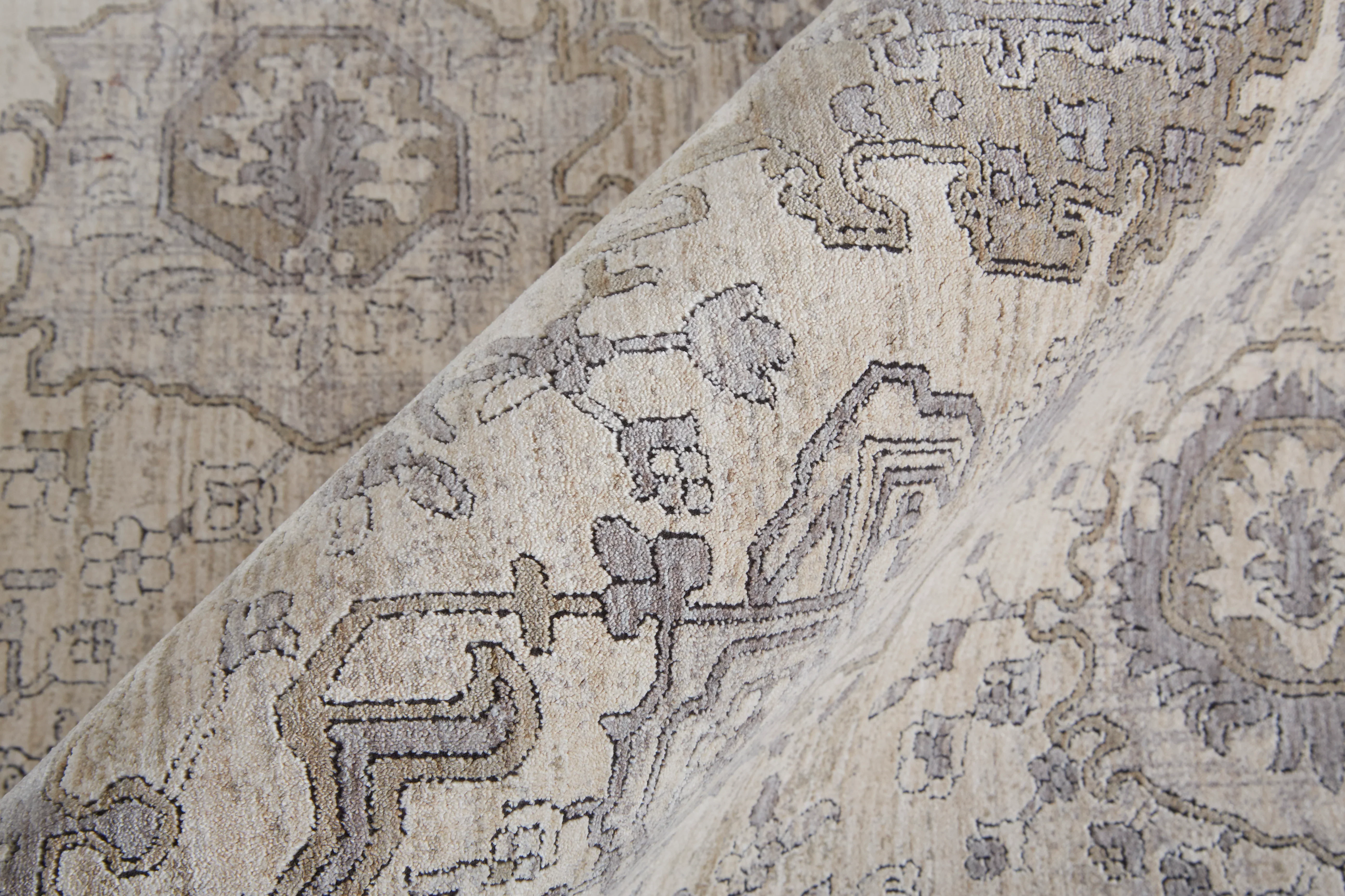 Marquette Transitional Oriental - Image 5