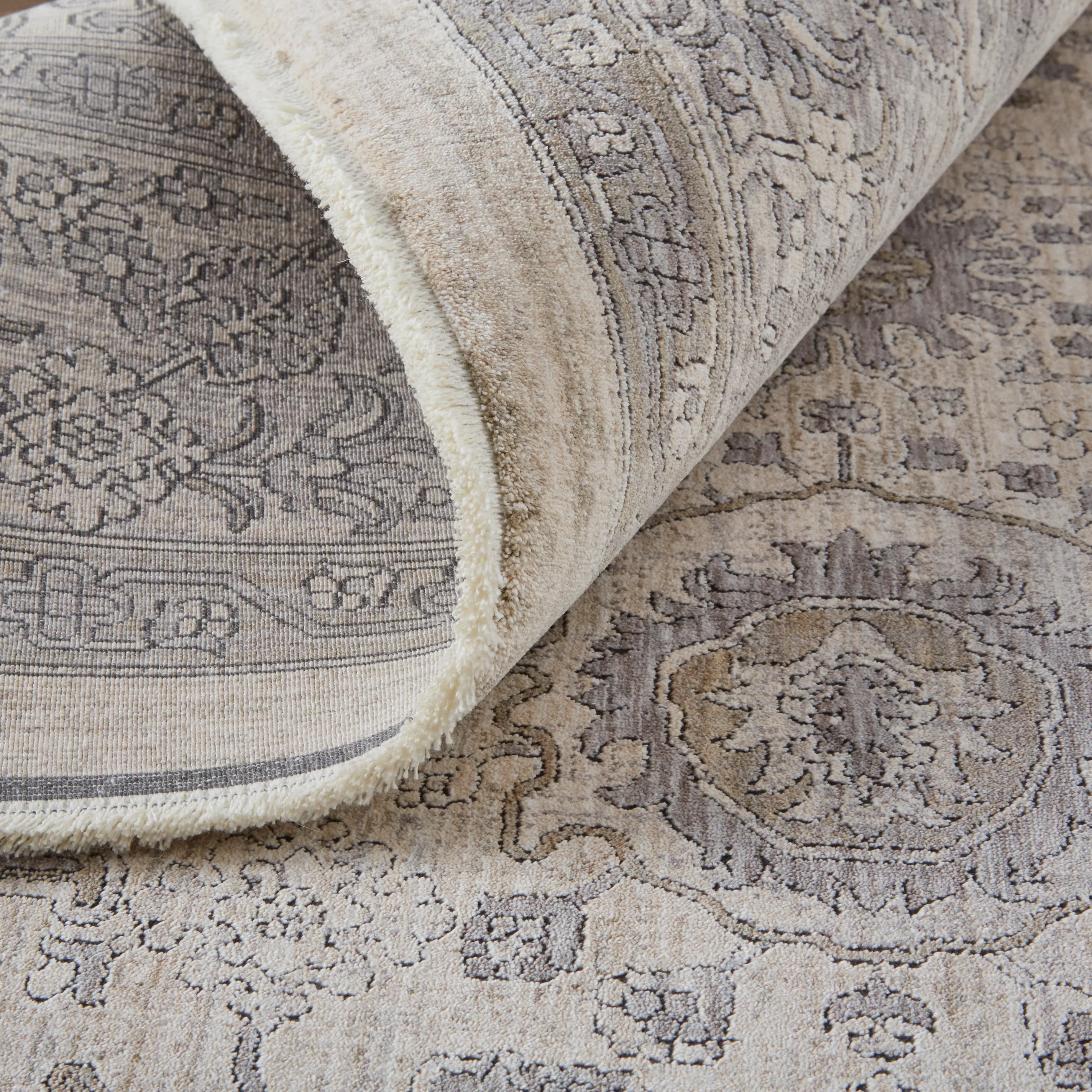 Marquette Transitional Oriental - Image 6
