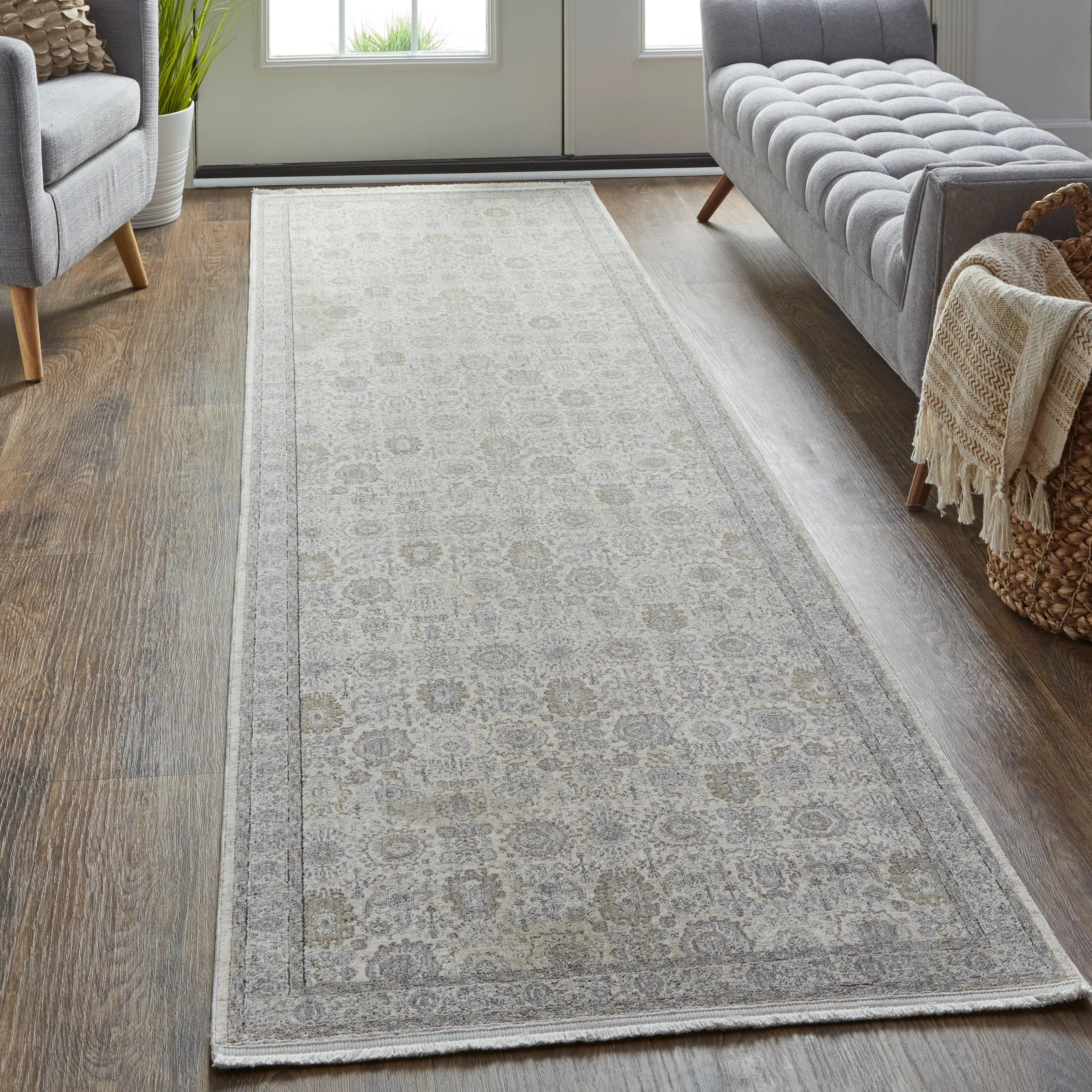 Marquette Transitional Oriental - Image 8