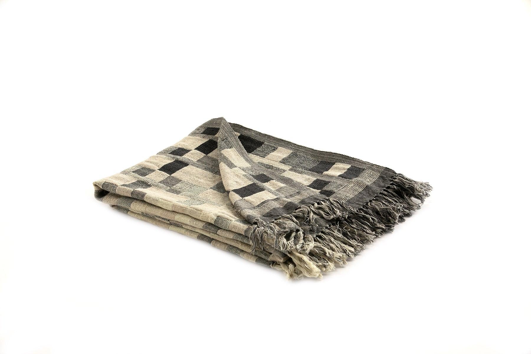 Mojave Throw Wool/Silk White Black