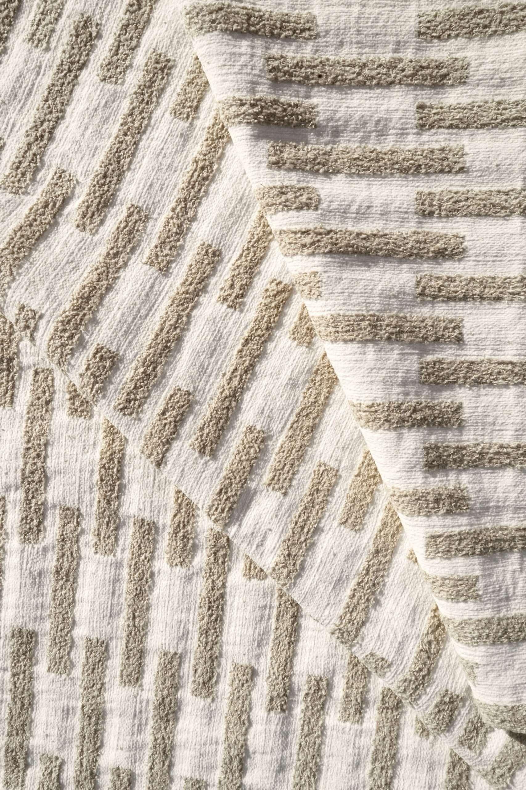 Robie Pillow - Image 4