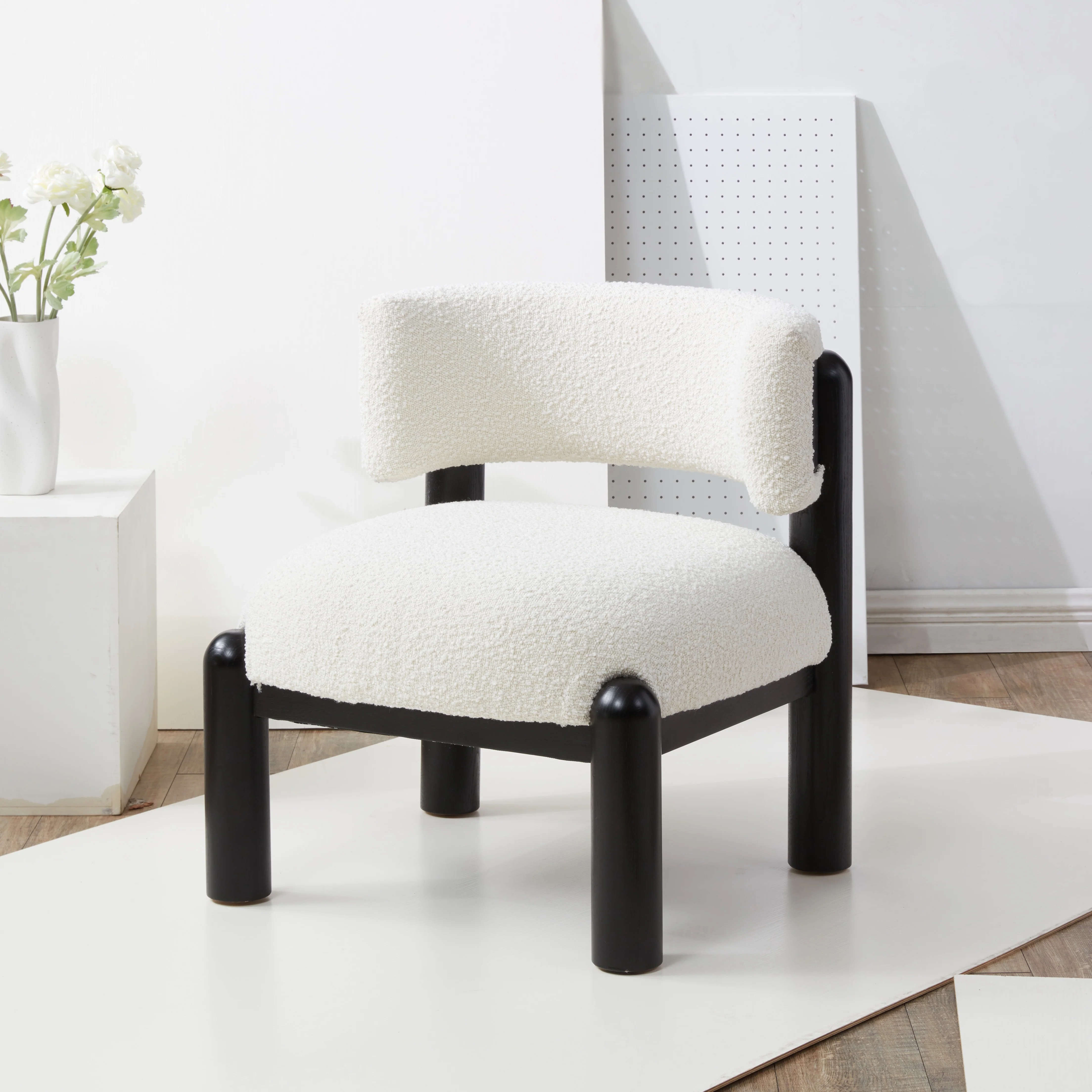 Rosabryna Accent Chair - Image 7