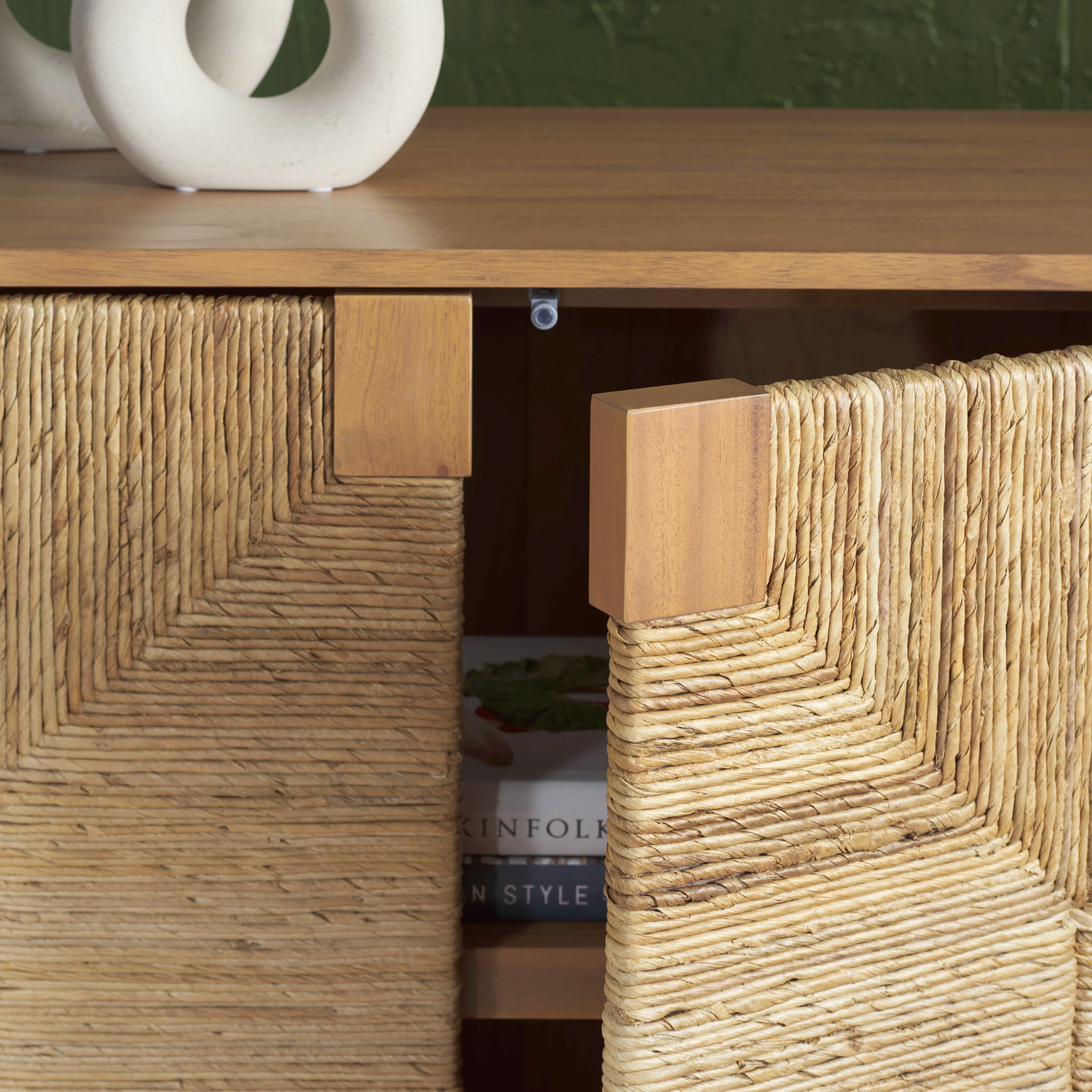 Roseanne Banana Stem Nightstand - Image 23