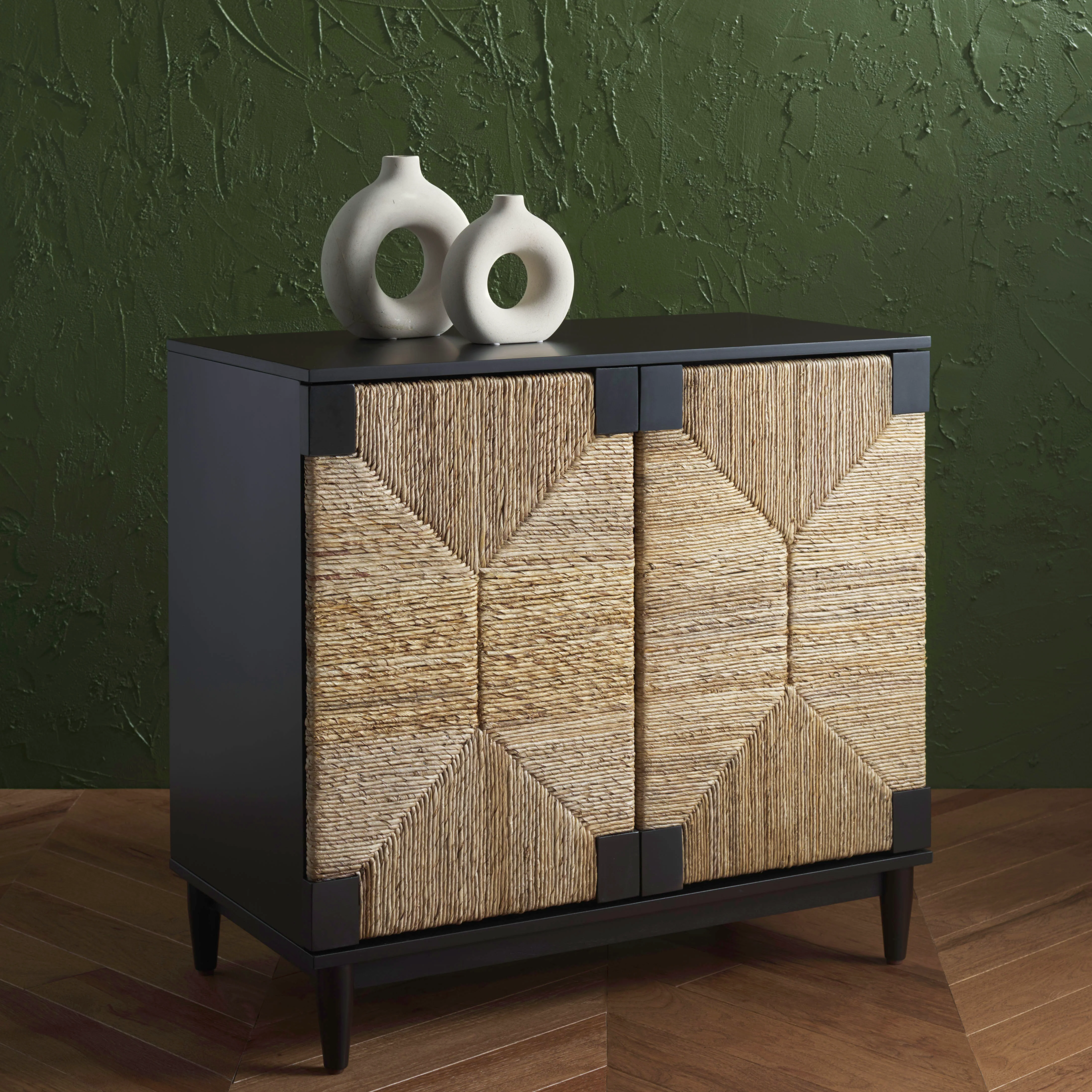 Roseanne Banana Stem Nightstand - Image 3