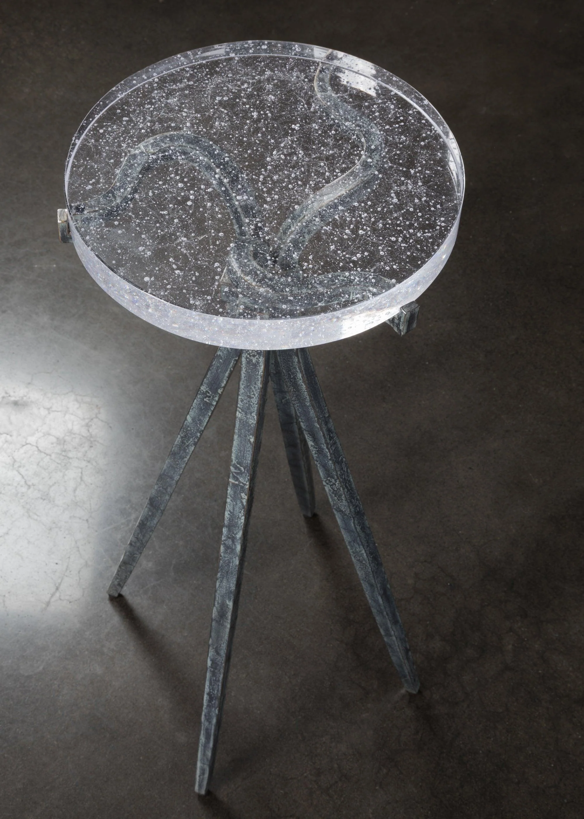 Signature Designs Luna Spot Table - Image 2