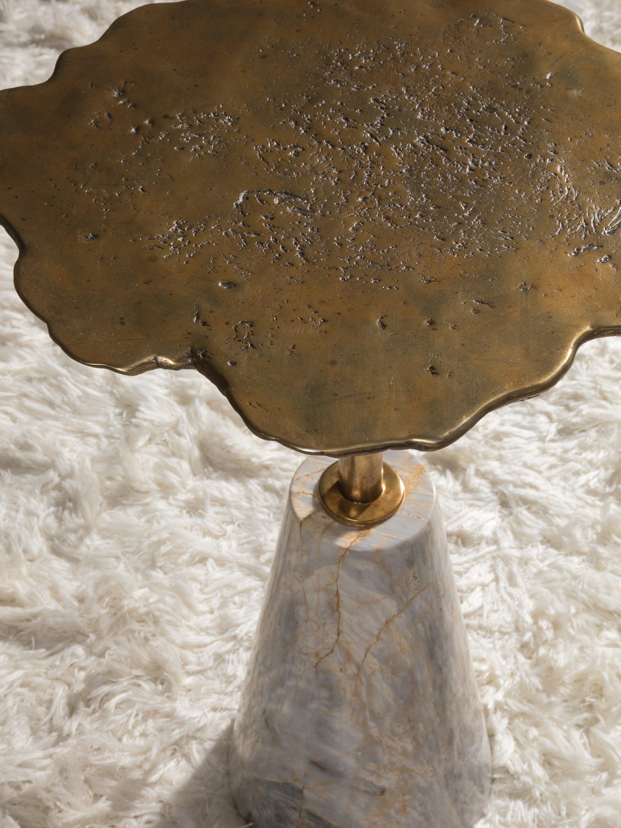 Signature Designs Moriarty Round Spot Table - Image 3