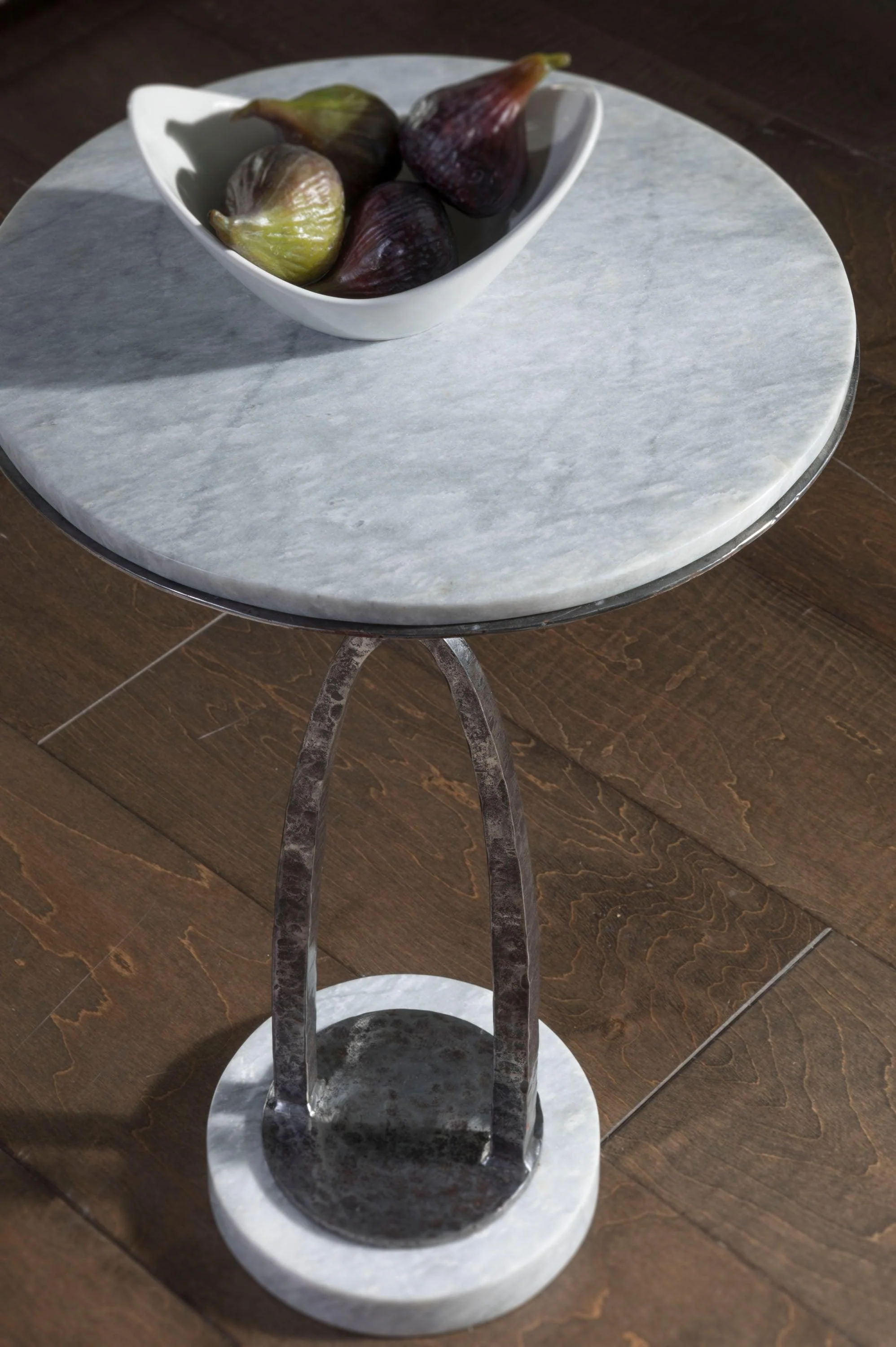 Signature Designs Vega Round Spot Table - Image 3
