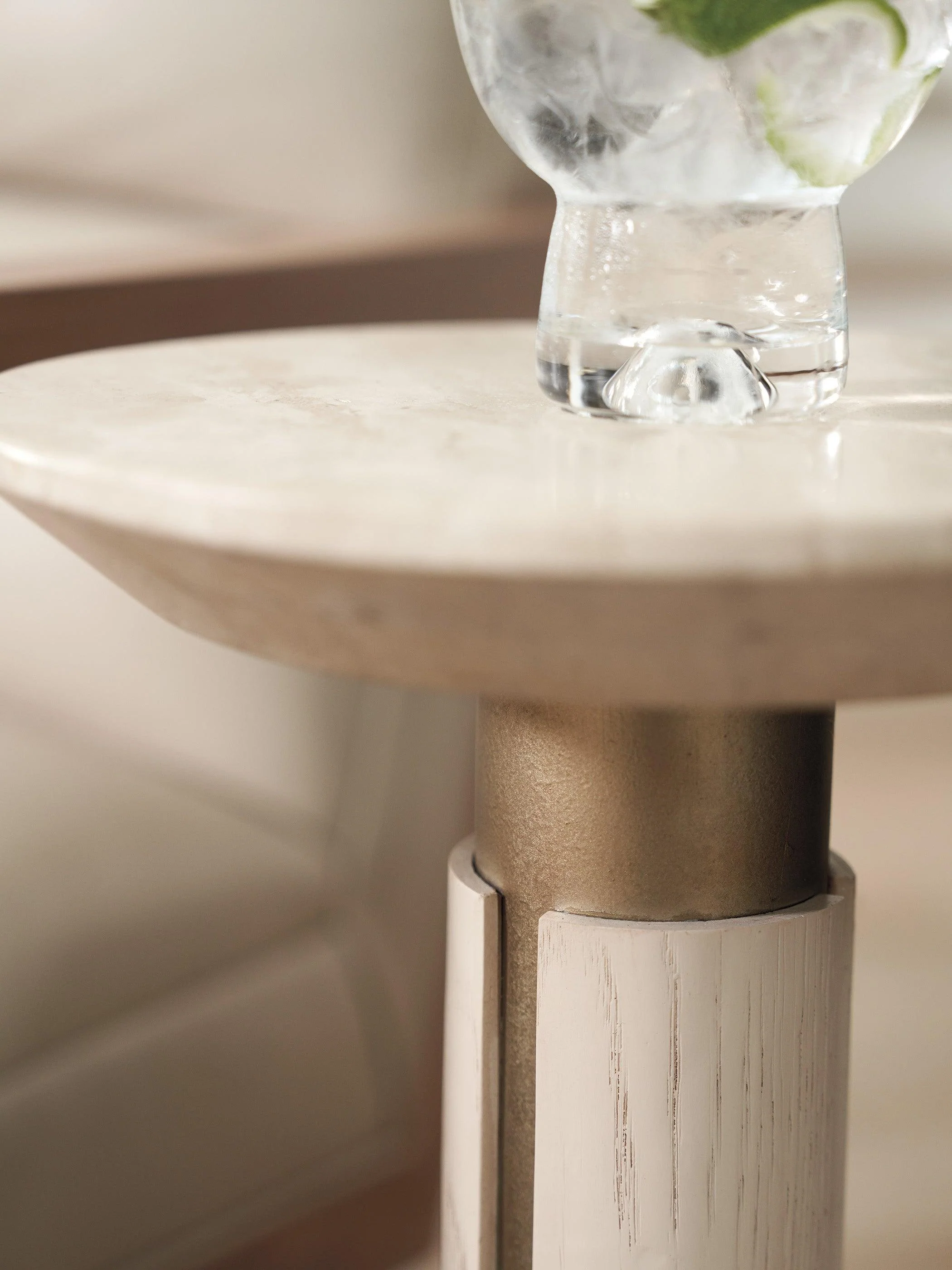 Sunset Key Carver Accent Table - Image 3