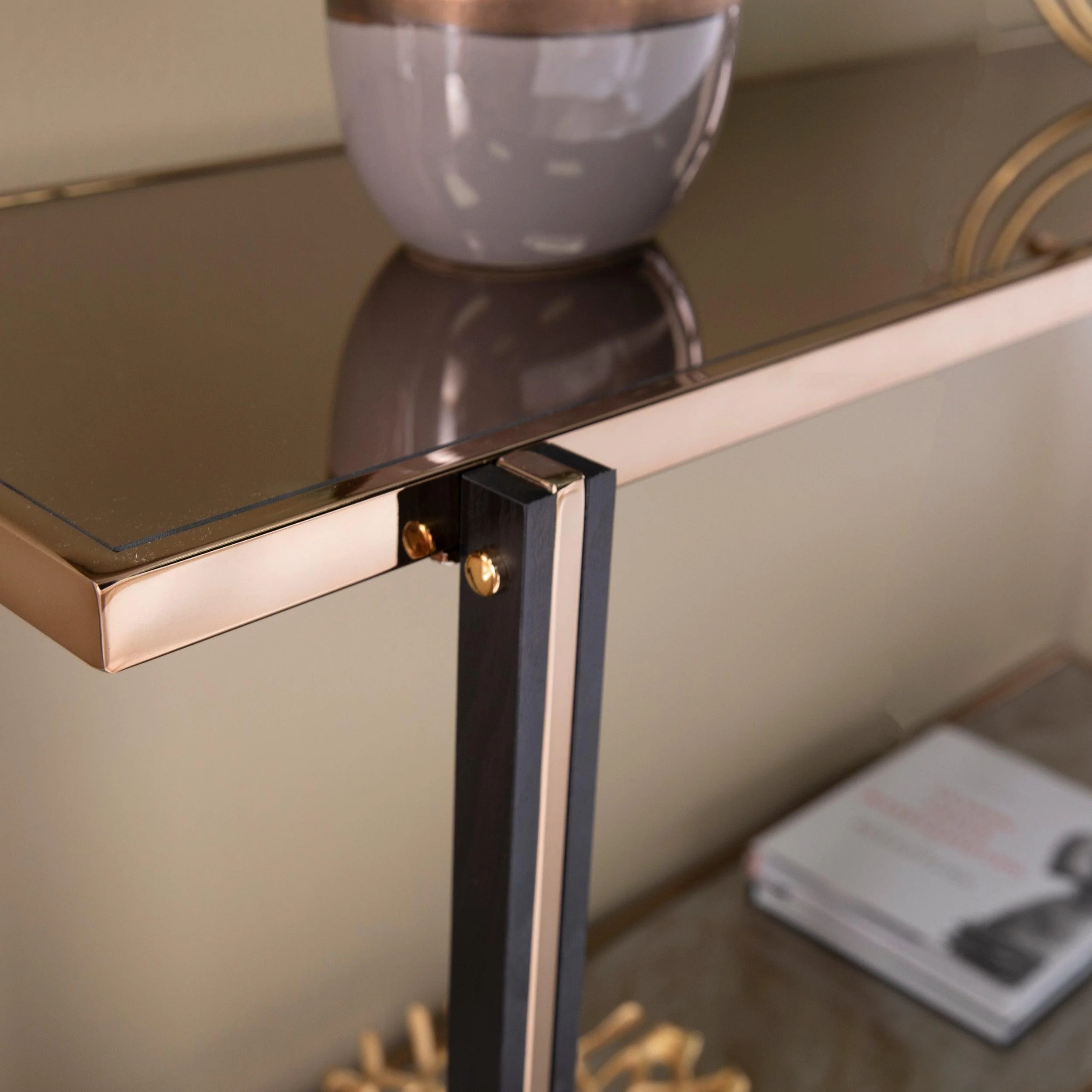 Thornsett Console Table w/ Mirrored Top - Image 7