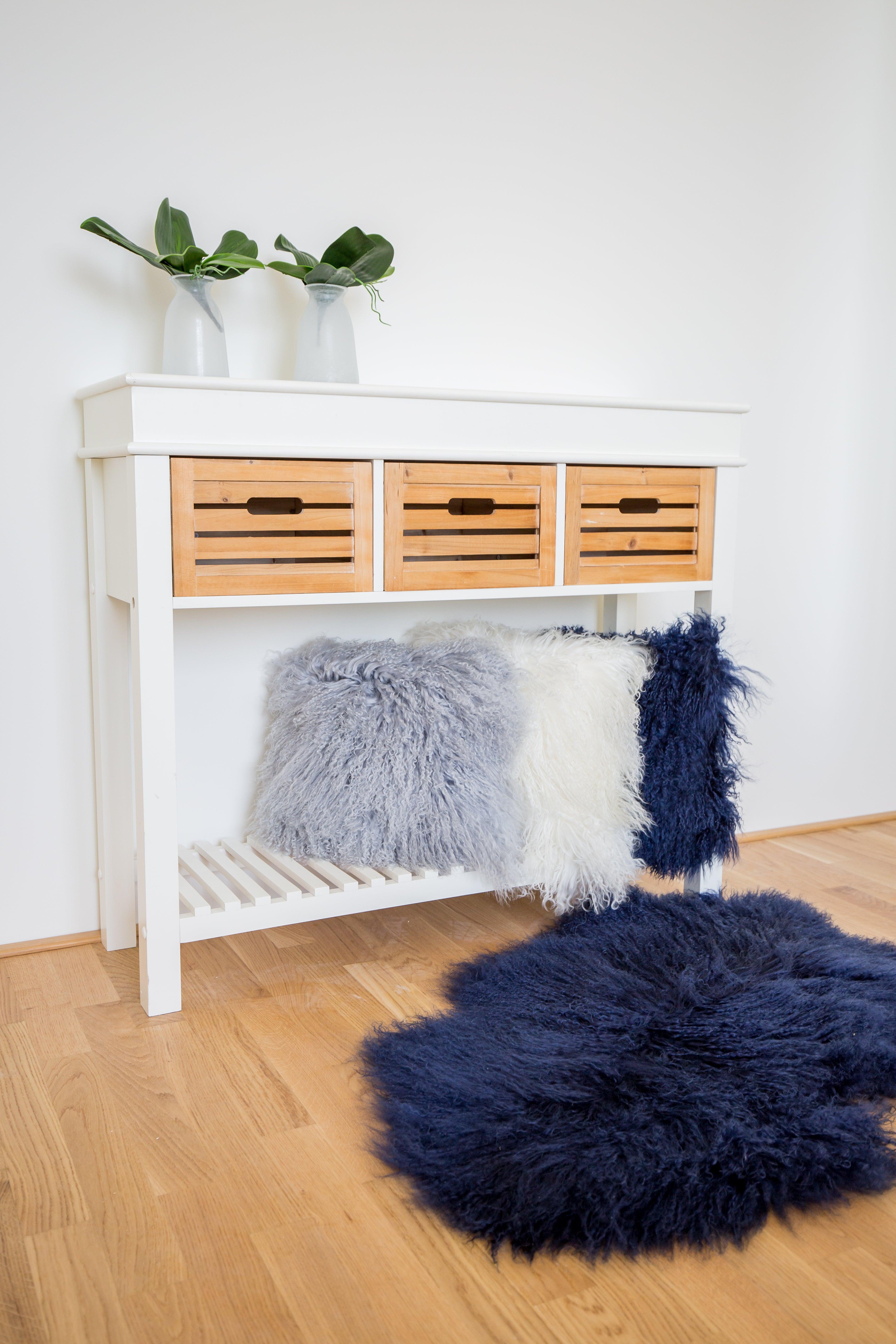 Tibetan Long Wool Sheepskin Single Pelt - Image 10