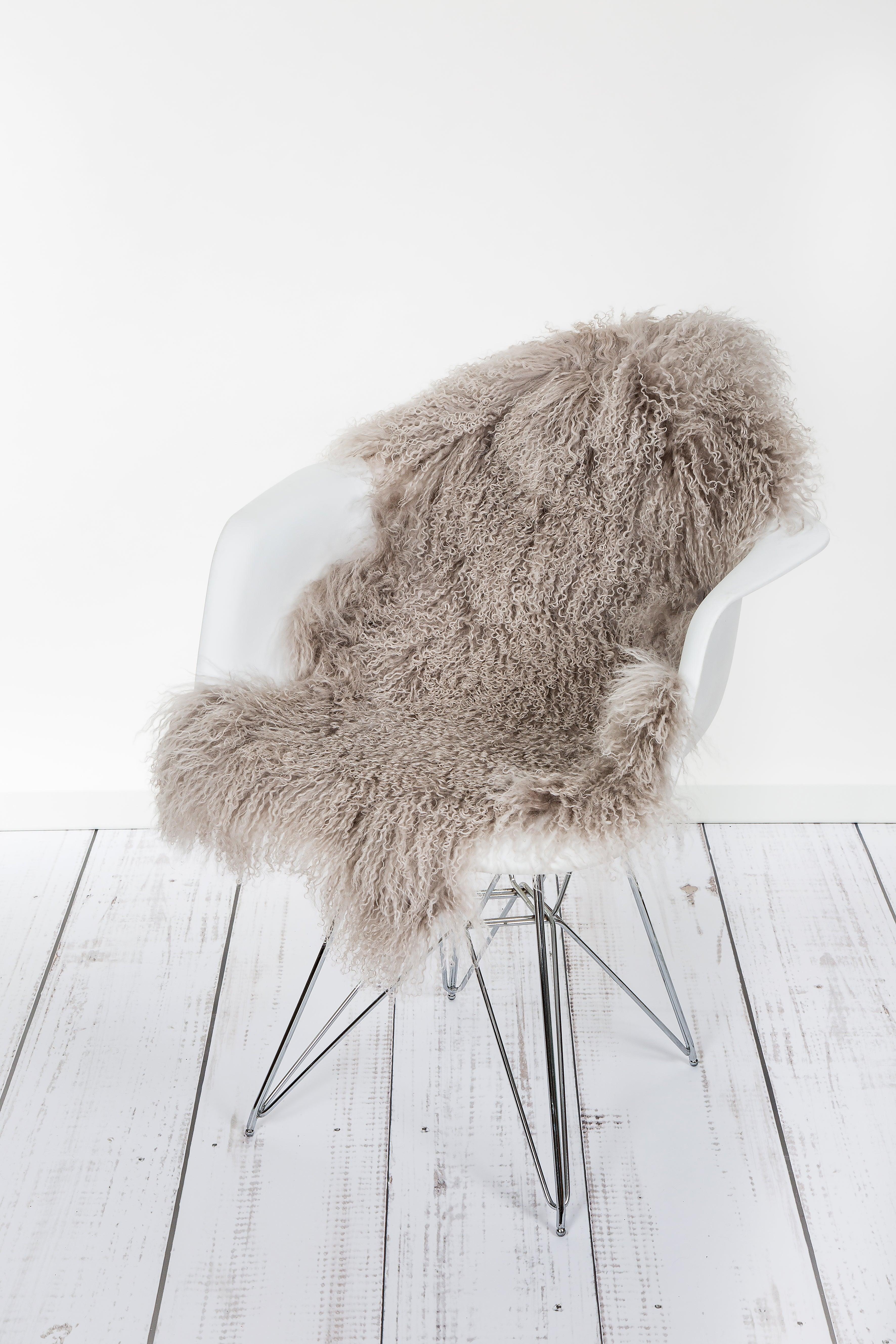 Tibetan Long Wool Sheepskin Single Pelt - Image 2