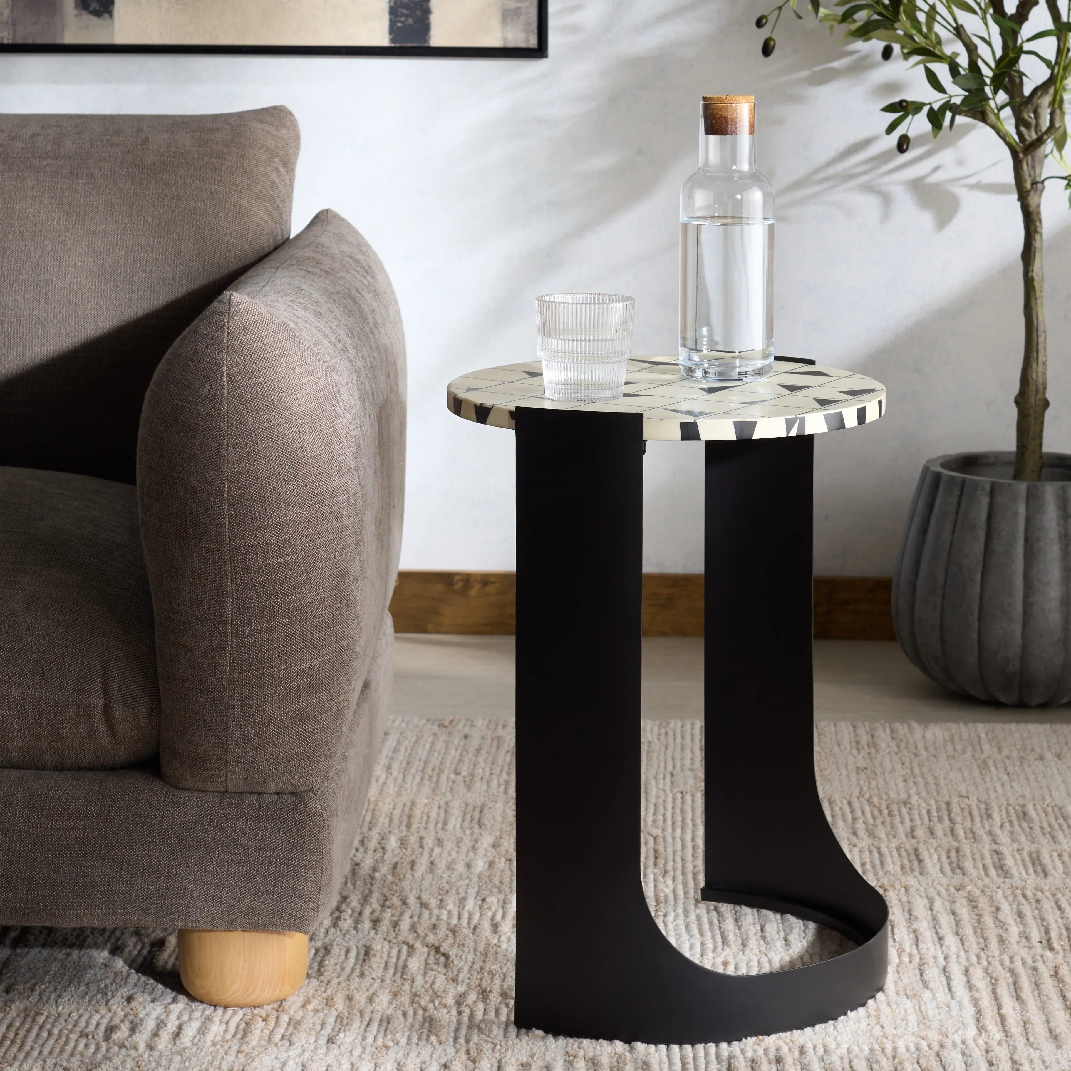 Tomlinson Resin Top Accent Table - Image 16