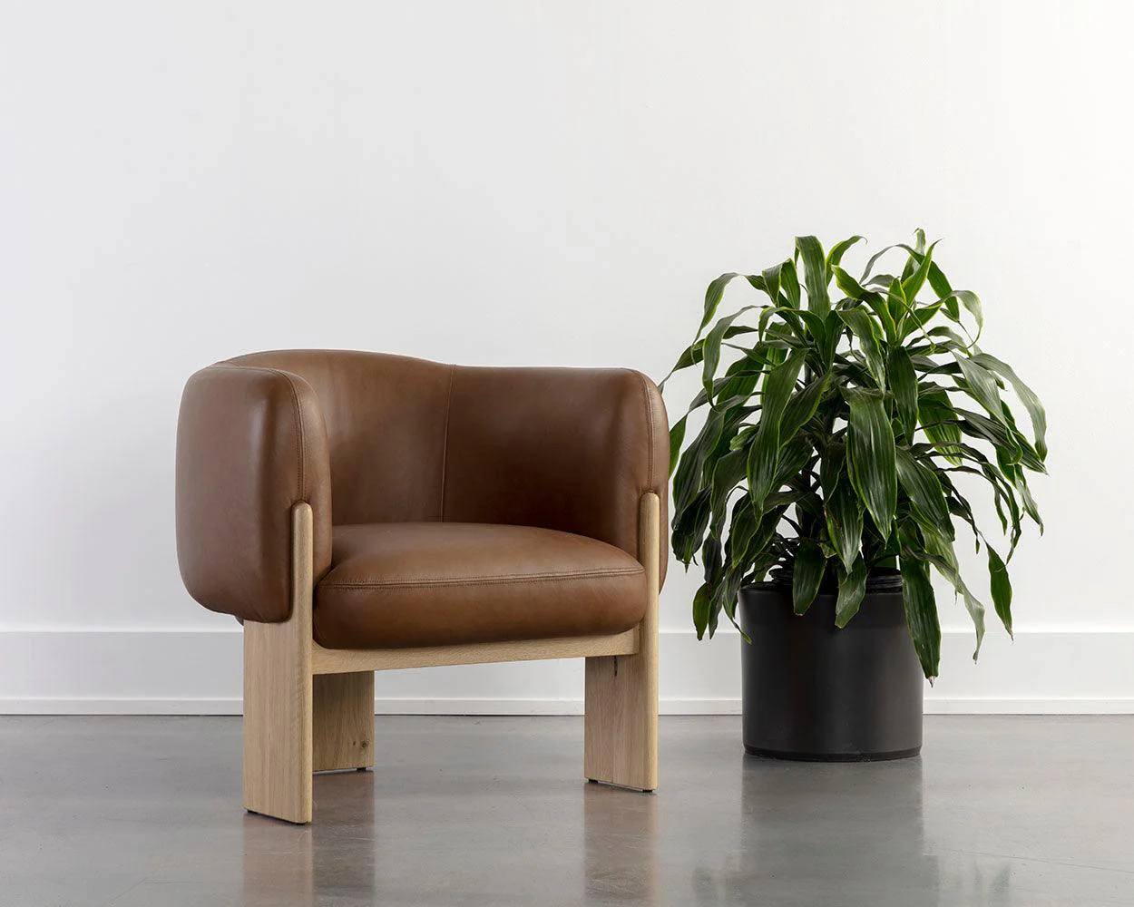 Trine Lounge Chair - Image 12