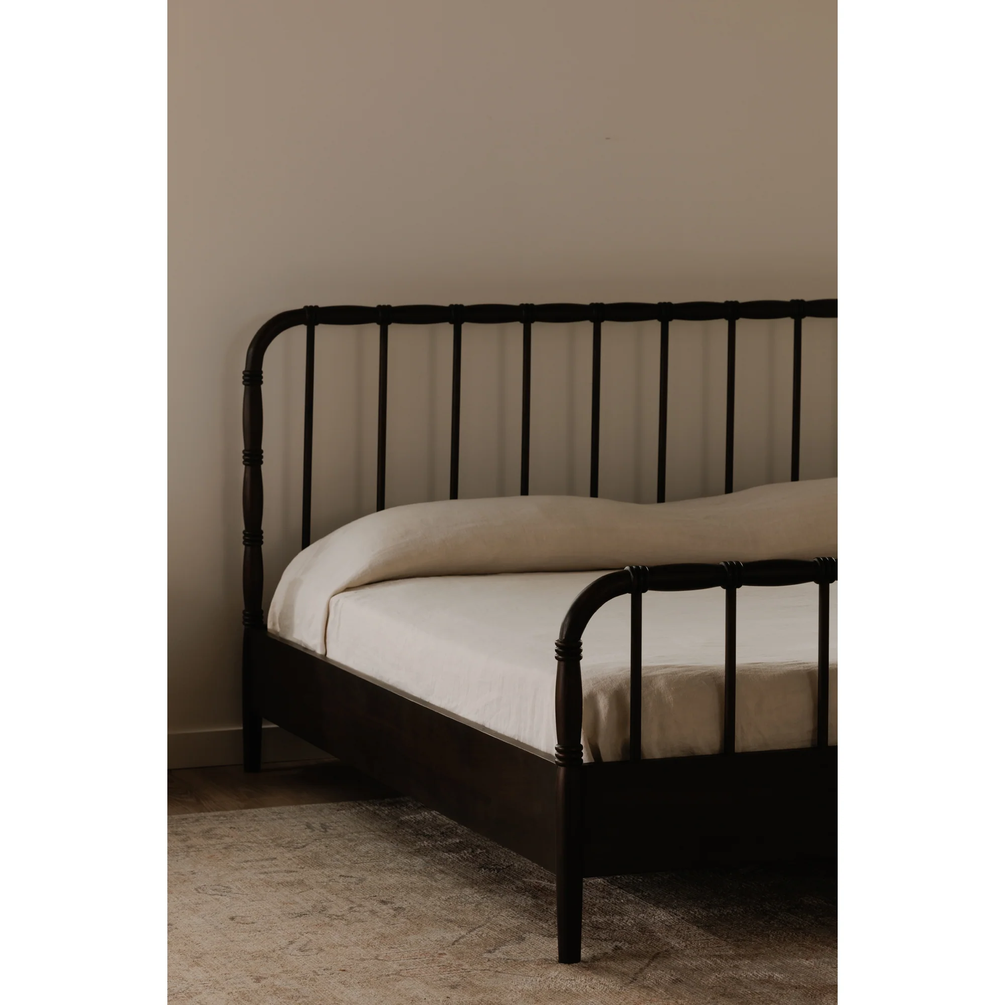 Vivian Bed - Image 3