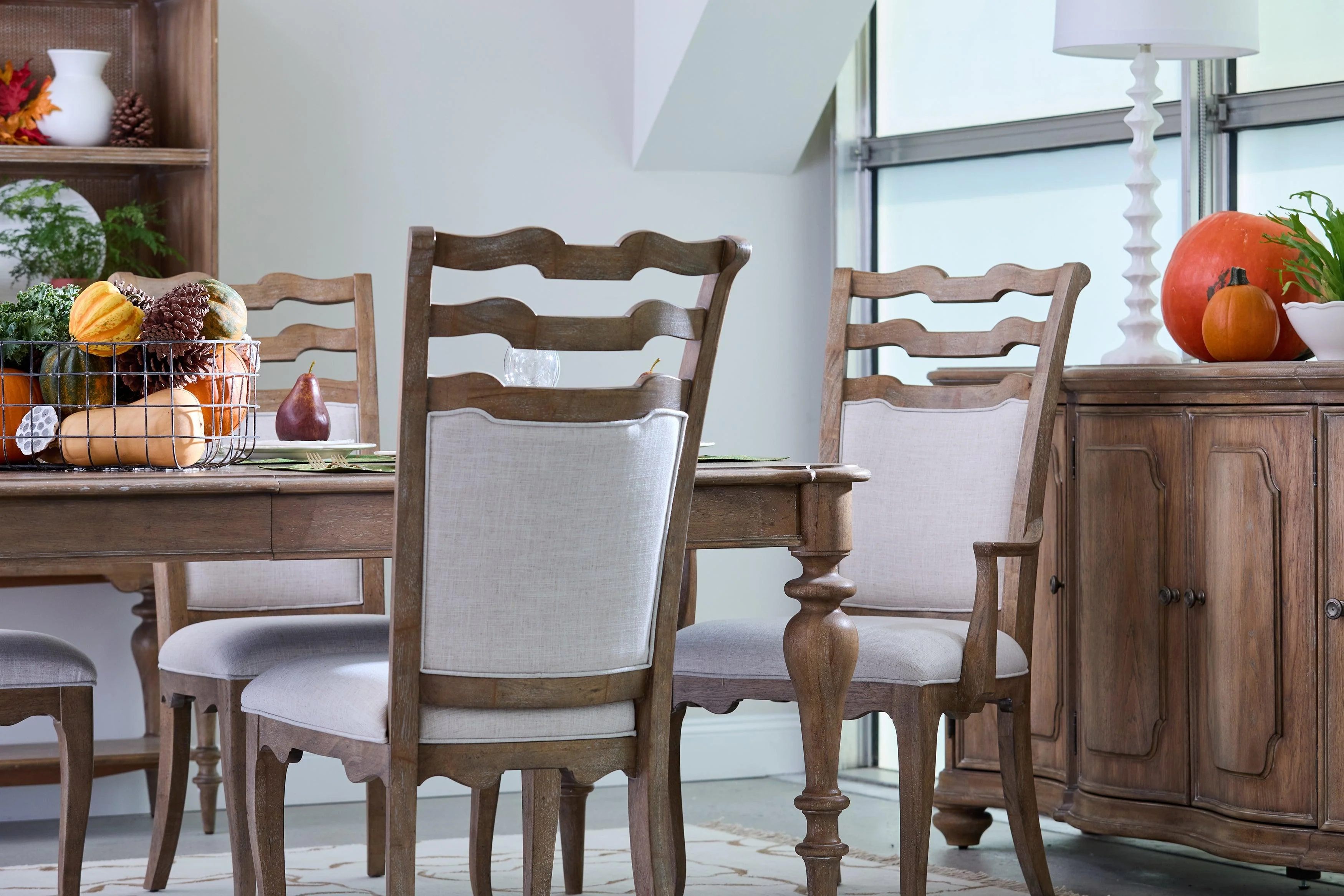 Weston Hills 4 Door Buffet - Image 10